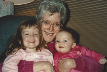 16d - 1993 Nana, Abbe and Emily